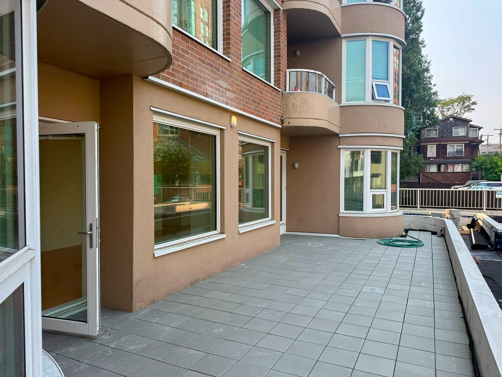 Property Photo:  1845 Robson Street 101  BC V6G 1E4 