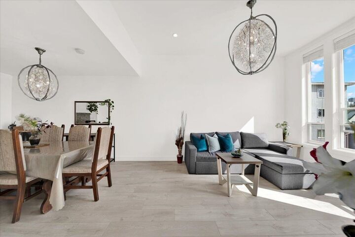 Property Photo:  1209 Fourth Avenue 6  BC V3M 1T8 
