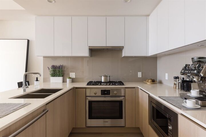 Property Photo:  618 Carnarvon Street 1507  BC V3M 0N9 