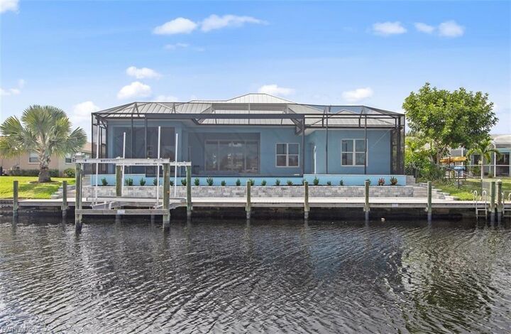 Property Photo:  1513 SE 20th Ave  FL 33990 
