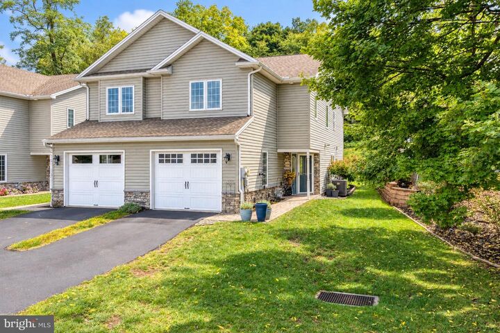 Property Photo: 106 Dennis Drive PA 17025