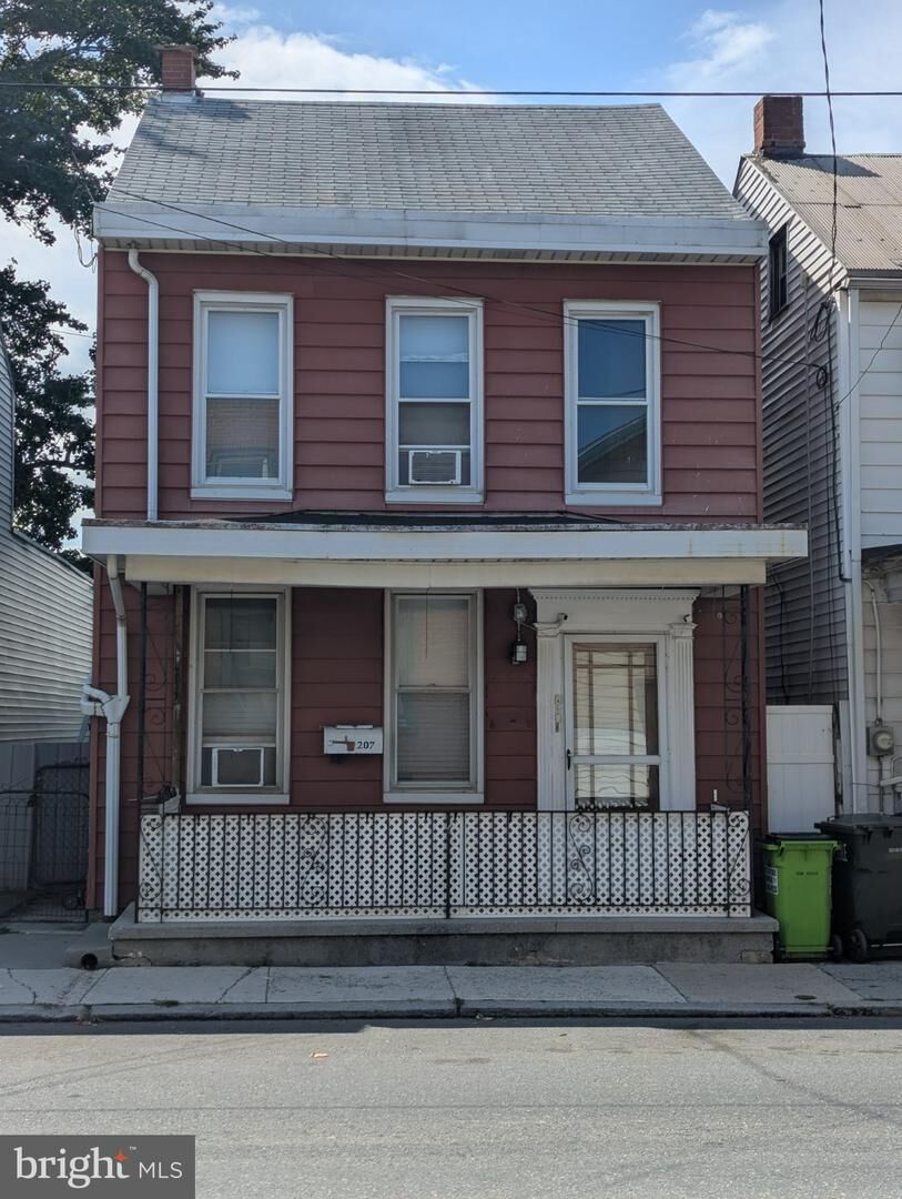 Property Photo:  207 N 12th Street  PA 17046 
