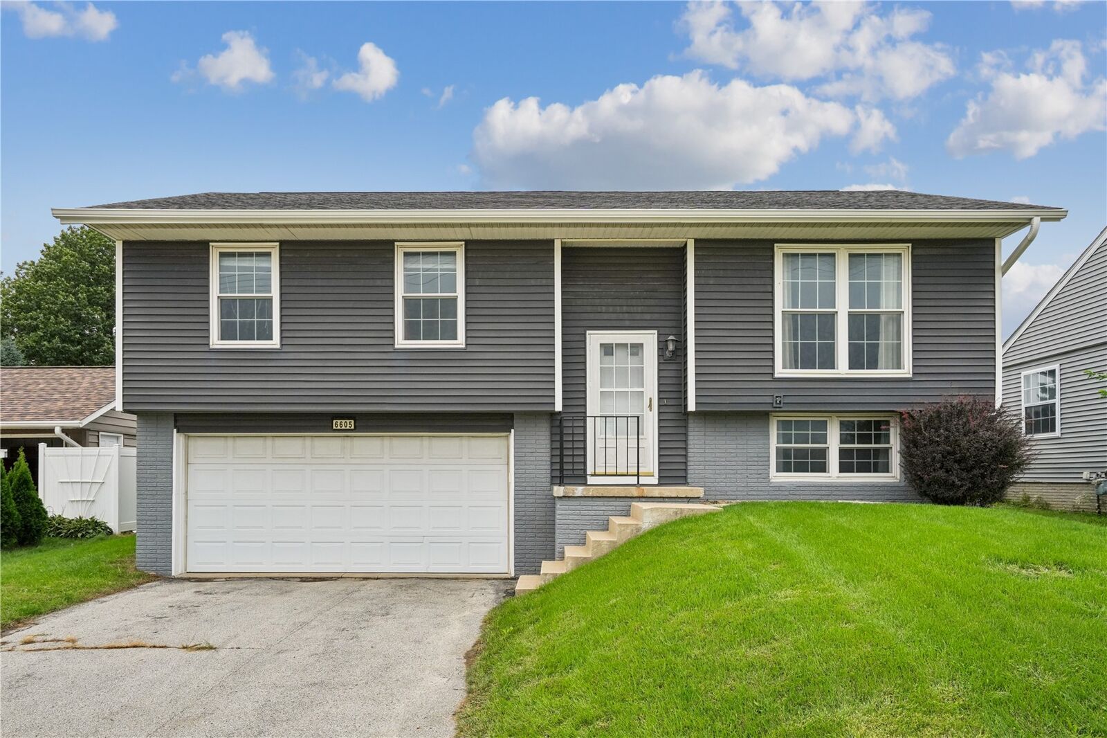 Property Photo:  6605 Council Street NE  IA 52402 