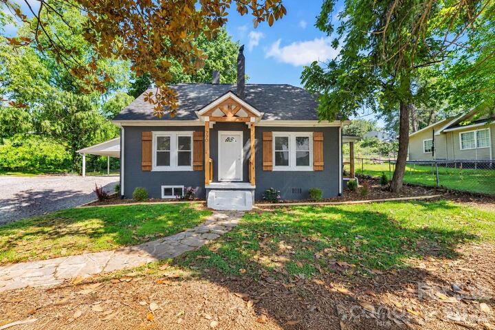 Property Photo:  790 W Tate Street  NC 28752 