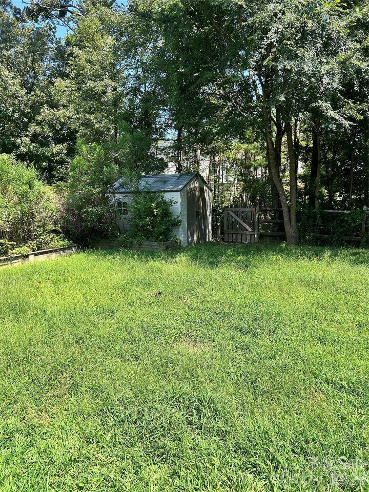 Property Photo:  437 Annaberg Lane  NC 28110 