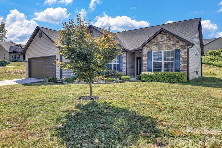 Property Photo:  18 Checkerberry Court  NC 28787 