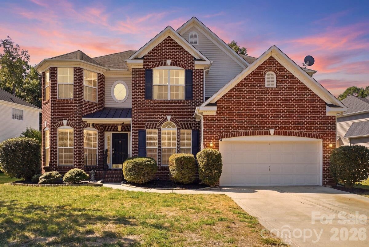 Property Photo:  1008 Grayscroft Drive  NC 28173 