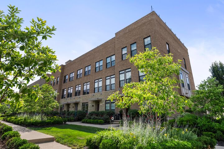 Property Photo: 976 Pullman Place OH 43212