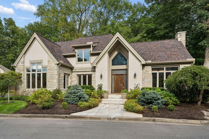 Property Photo: 4248 Westleton Court OH 43221