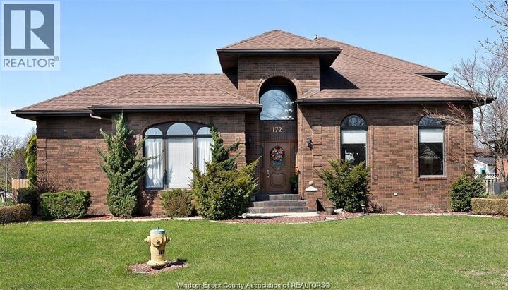 Property Photo:  172 Pointe West Drive  ON N9V 3R6 