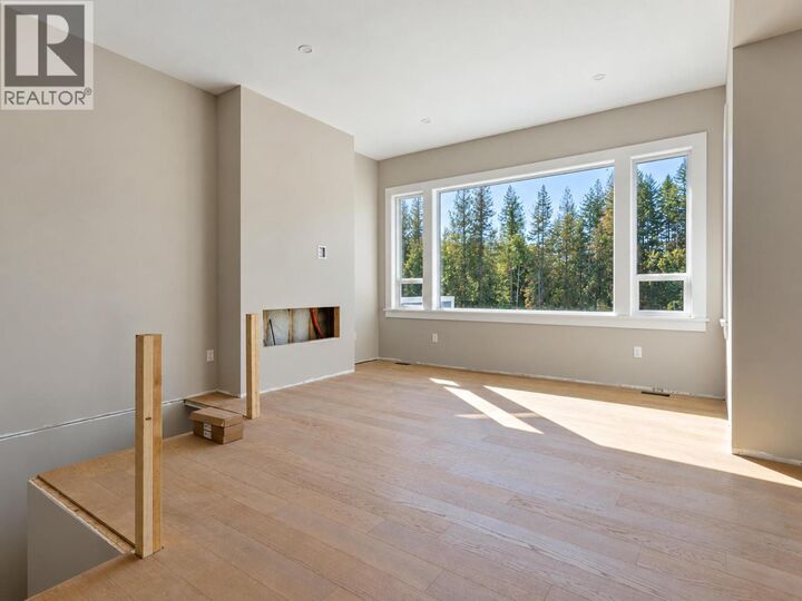 Property Photo:  1660 8 Street Southeast  BC V1E 0G9 