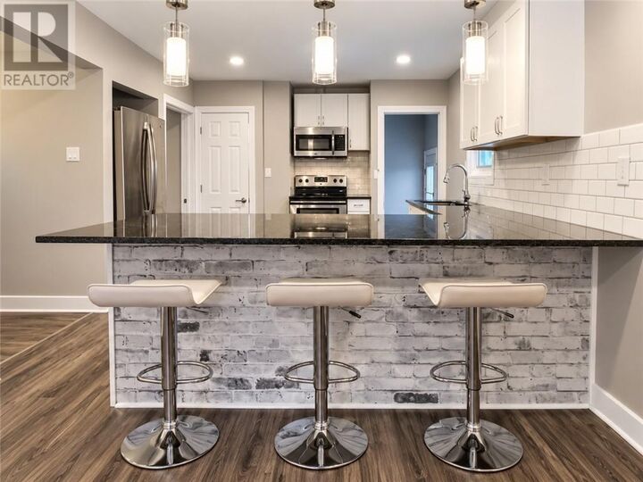 Property Photo:  6 & 6A Quinn St  ON P3C 1A5 