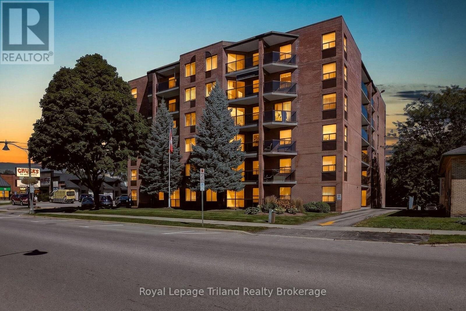 Property Photo:  217 Thames Street South 101  ON N5C 2T6 