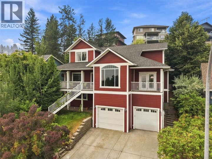 Property Photo: 450 Azure Place BC V2E 2R2