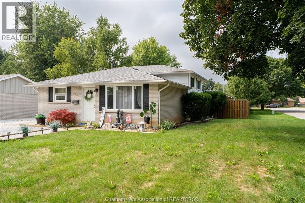 Property Photo:  86 Marion Avenue  ON N7M 5N3 