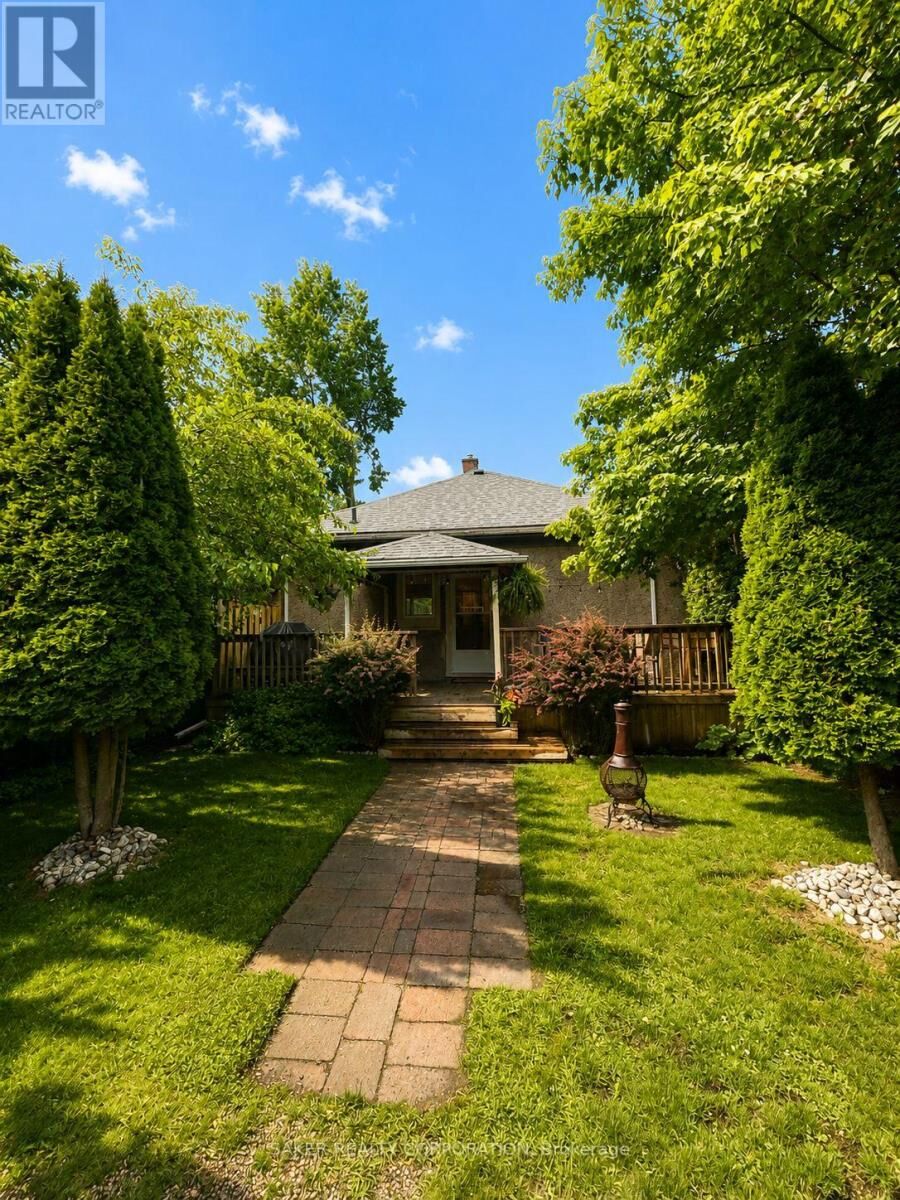 Property Photo:  688 William Street  ON N5Y 2R2 