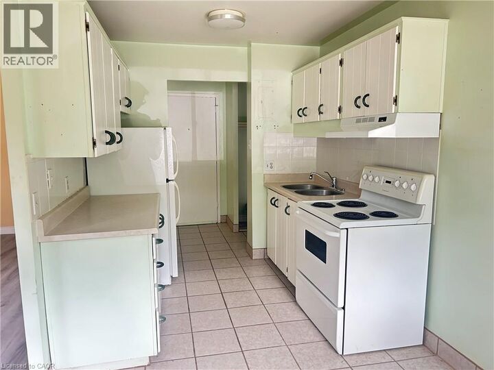 Property Photo:  54 Country Hill Drive 103  ON N2E 1R7 