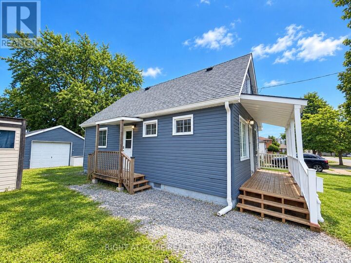 Property Photo:  44 Cumming Street  ON L2S 1H9 