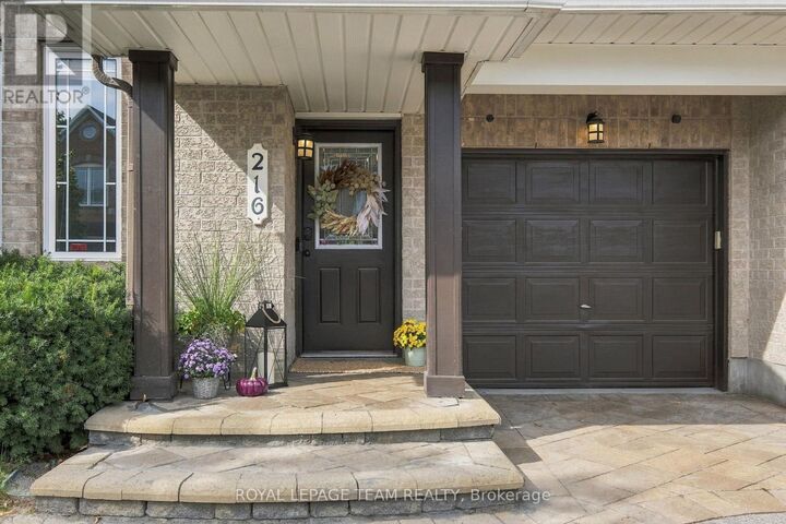 Property Photo:  216 Sorento Street  ON K2J 0B5 