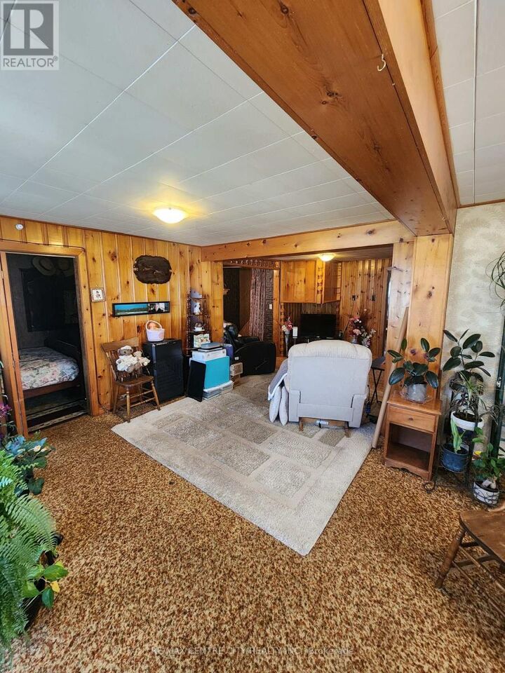 Property Photo:  31 Queen Street  ON N7G 2H5 
