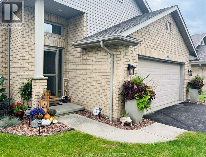 Property Photo: 433 Keil Trail North ON N7L 5R2