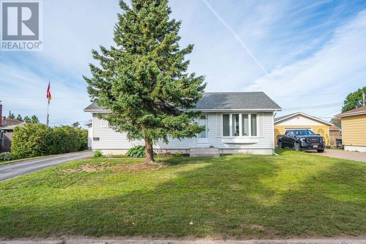 Photo de la propriété:  131 Allard St  ON P6B 5G3 