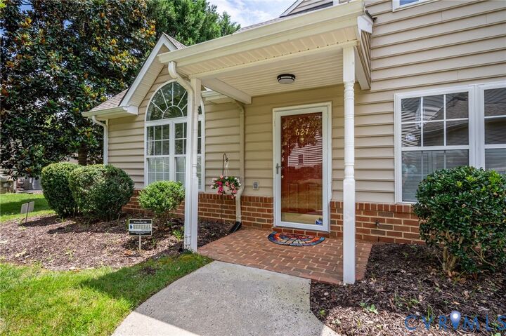 Property Photo: 627 Hazeltine Court D VA 23236
