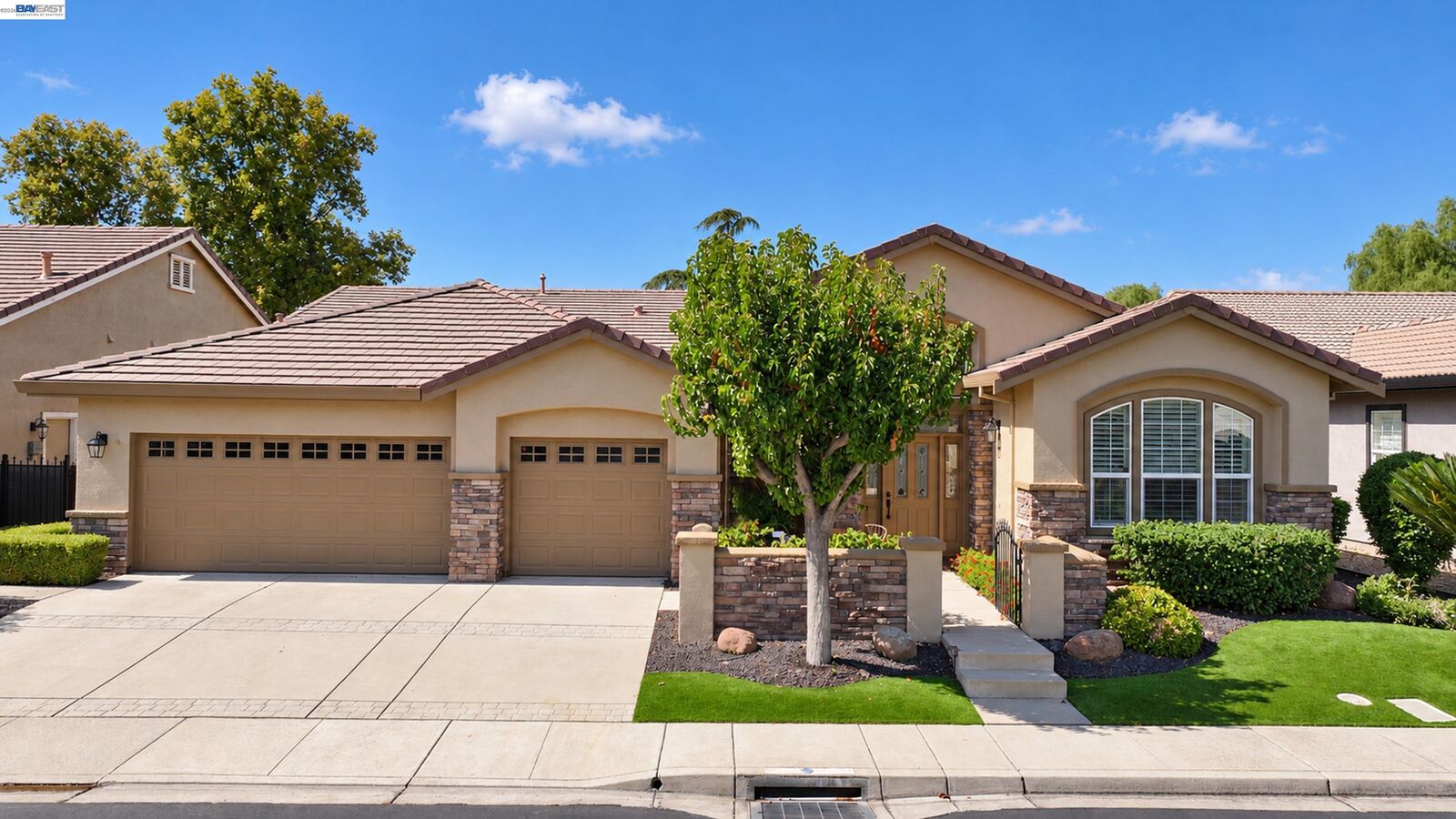 Property Photo: 1117 Burghley Ln CA 94513