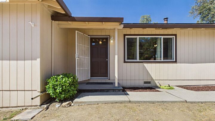 Property Photo: 20568 Tanner Dr CA 95372