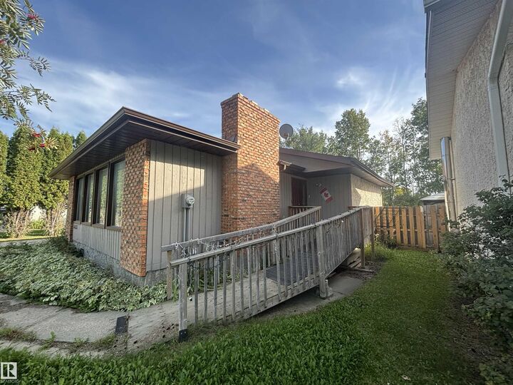 Property Photo: 5435 43 Avenue AB T7A 1K4