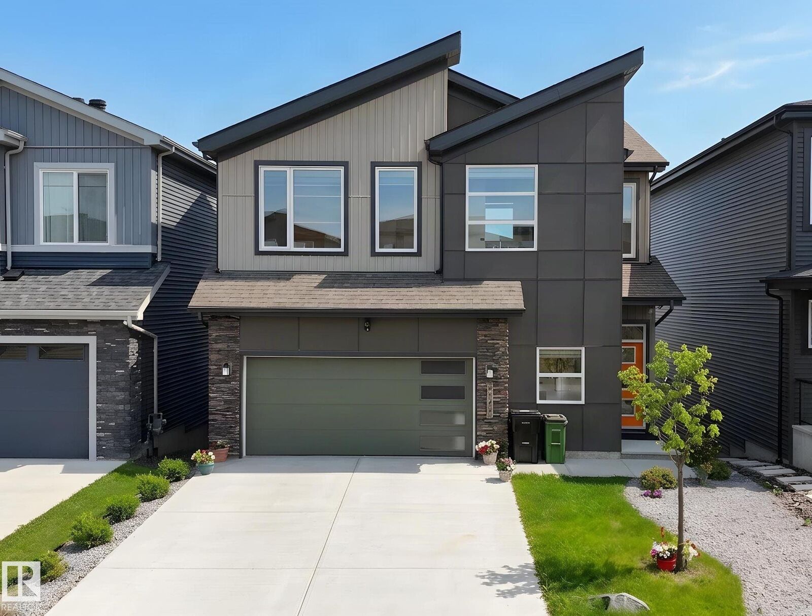 Property Photo:  6045 King Landing Landing SW  AB T6W 4Z7 