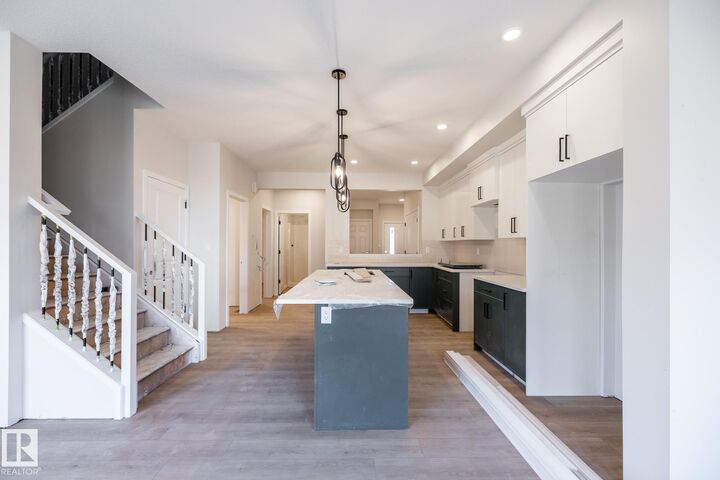 Property Photo:  2358 Muckleplum Way SW  AB T6X 3J9 