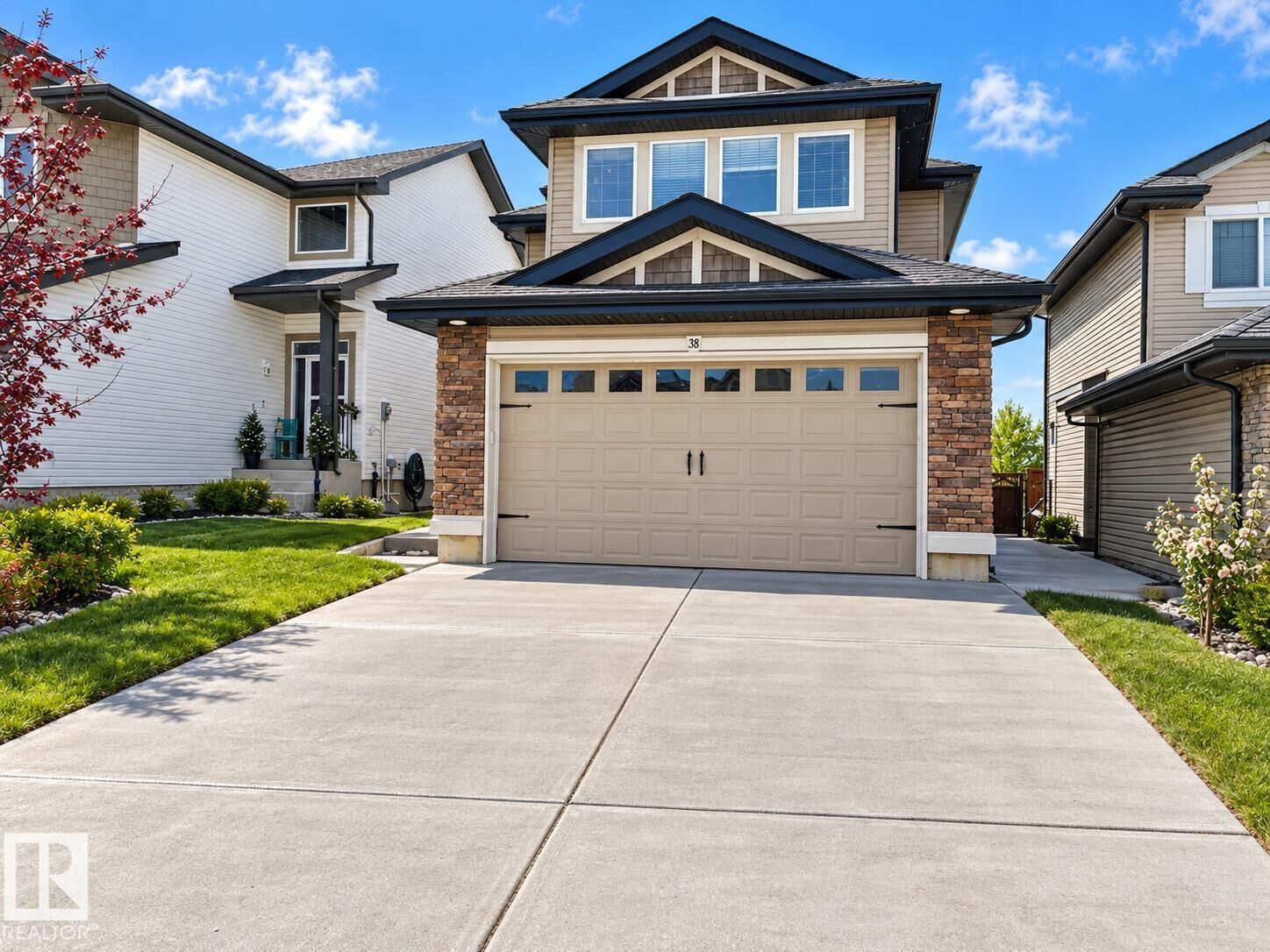 Property Photo:  38 Cascade Crescent  AB T8H 0L9 