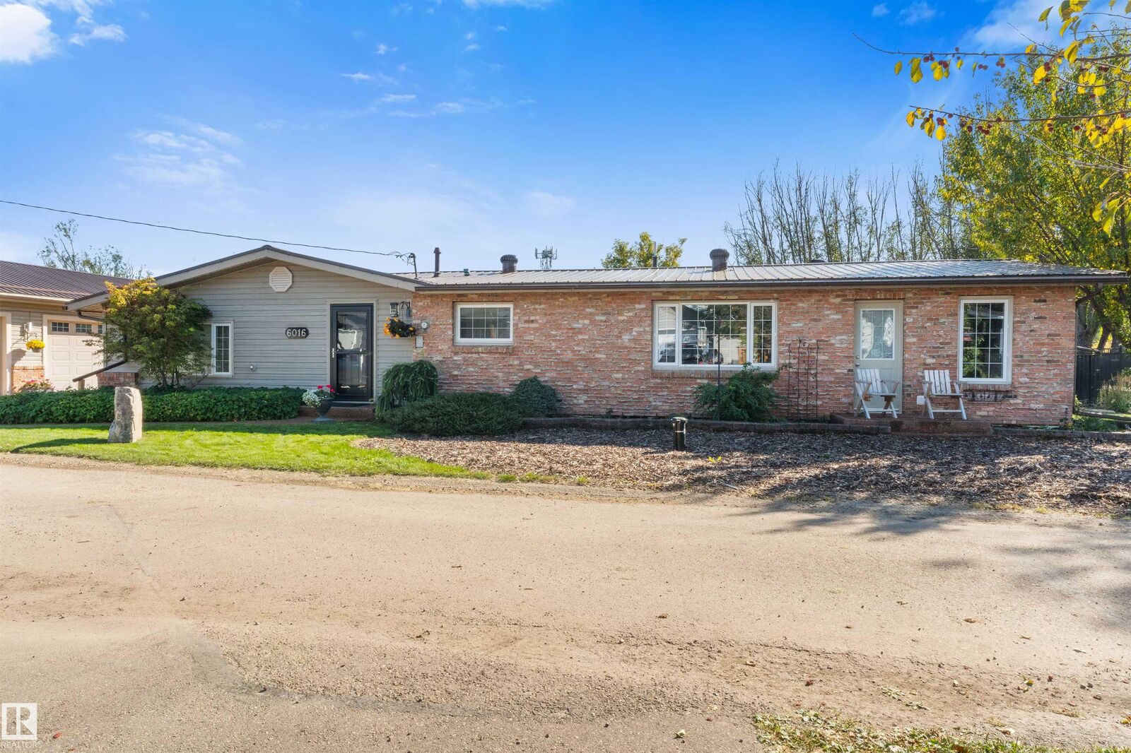 Property Photo: 6016 52 Avenue AB T0E 0A0