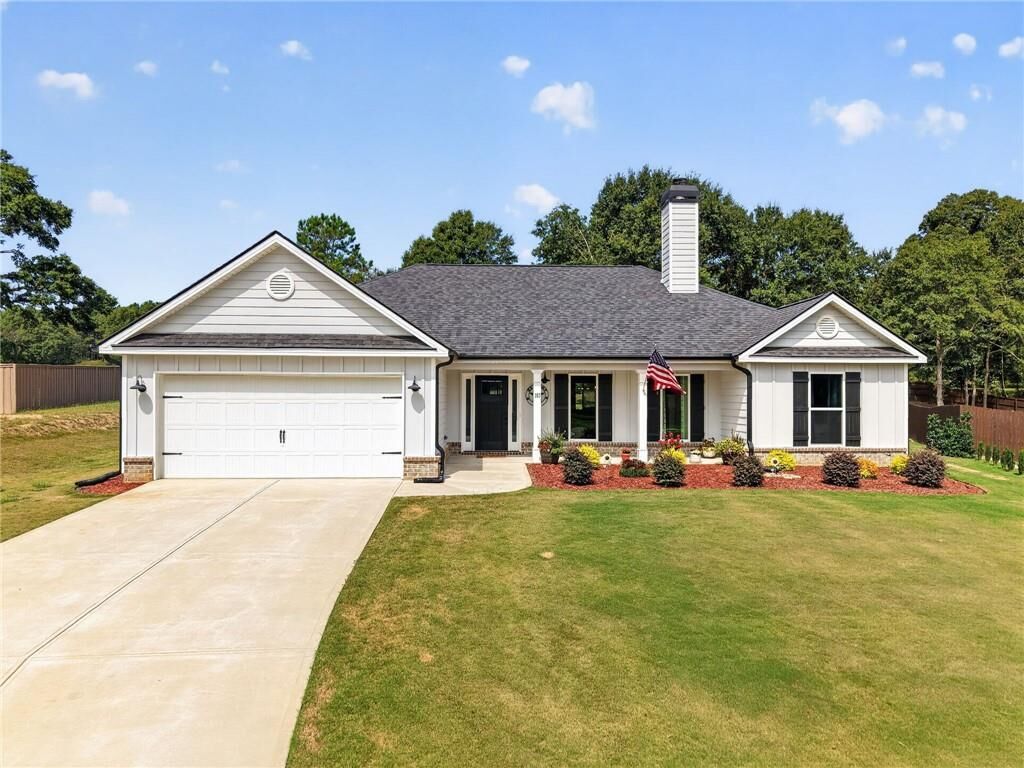 Property Photo:  103 Advent Drive  GA 30680 