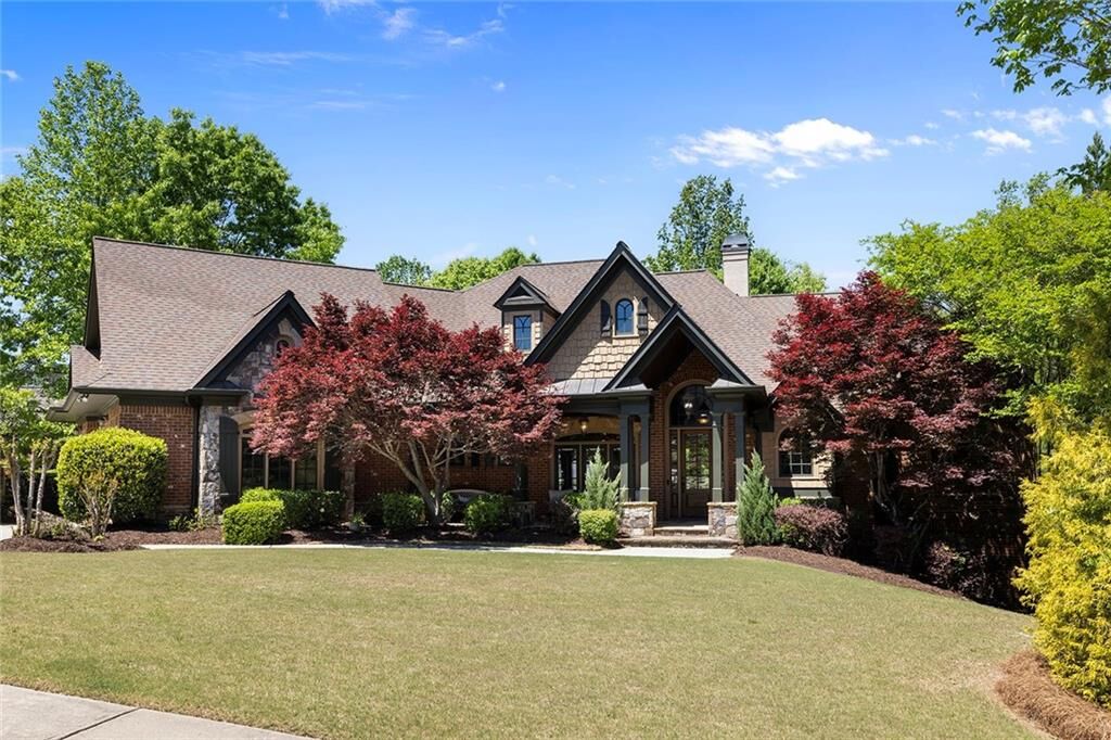 Property Photo: 5623 Brendlynn Drive GA 30024