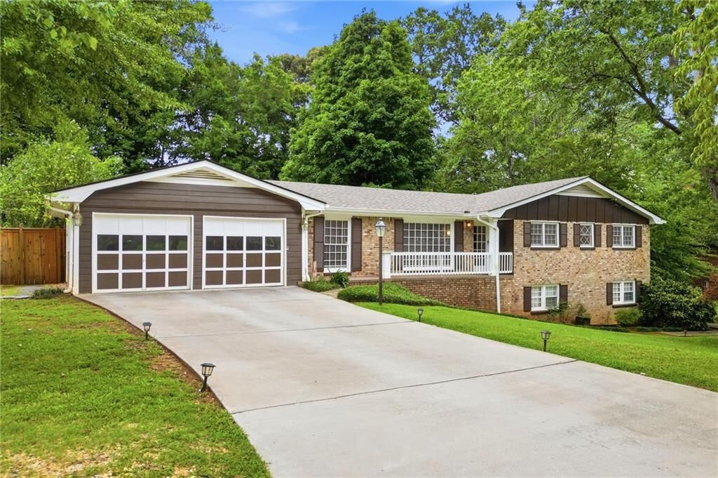 Property Photo: 120 Deerwood Circle SE GA 30082