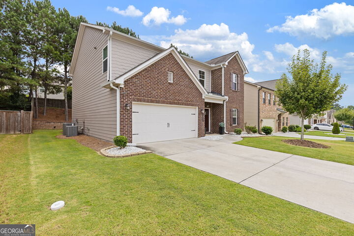 Property Photo: 1807 Weatherbrook Circle GA 30043
