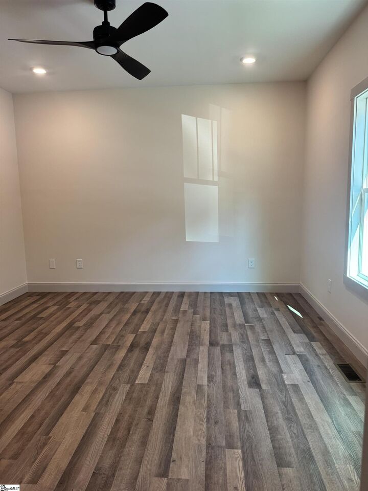 Property Photo:  7406 S Pine Street  SC 29372 