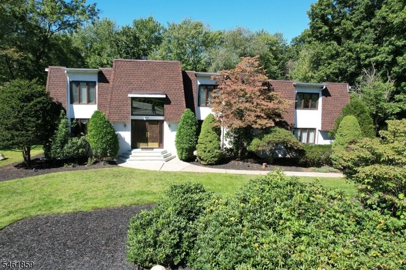Property Photo: 690 Orchard Ln NJ 07417