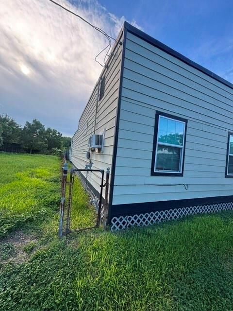 Property Photo: 2507 3rd Avenue N TX 77590