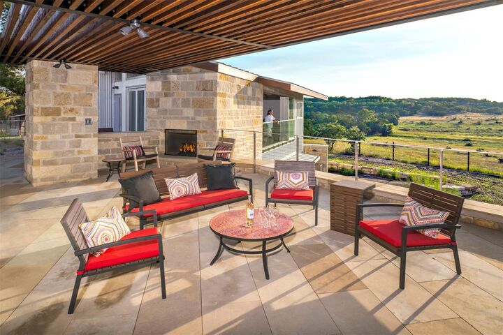 Property Photo: 3711 Fm 484 TX 78133