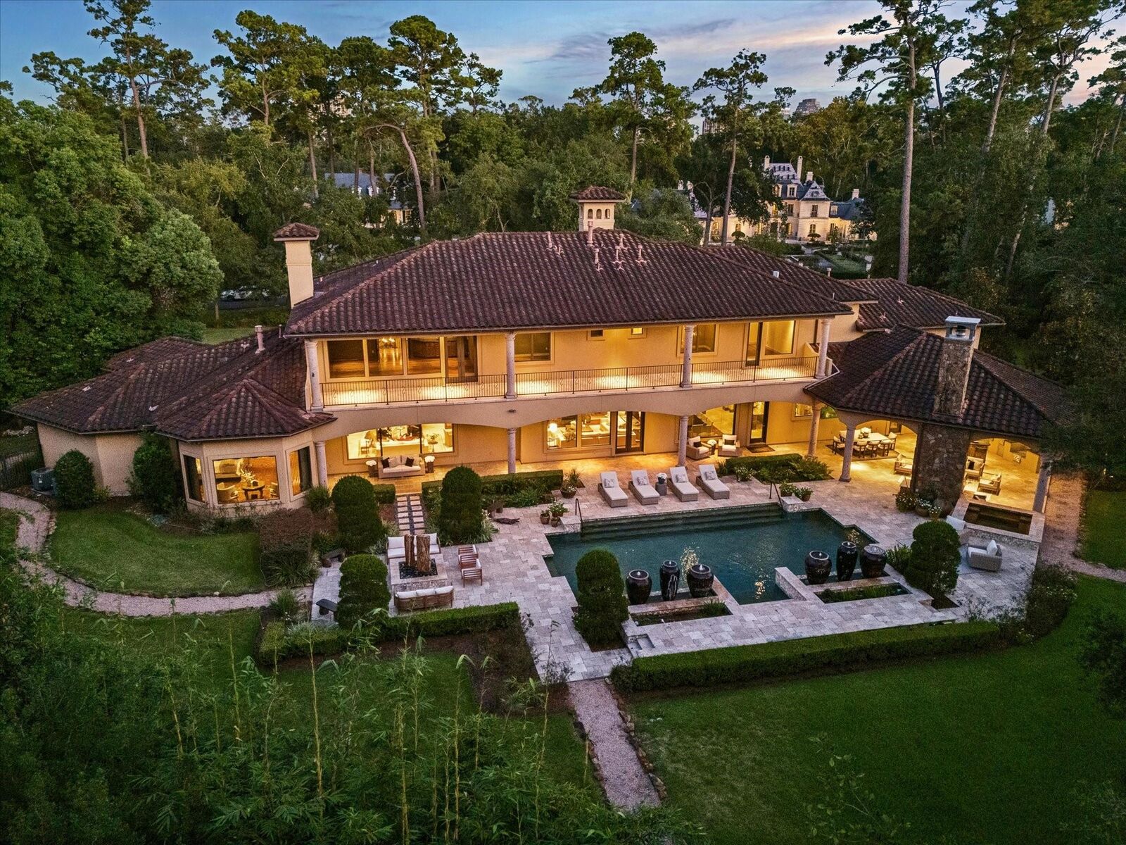 Property Photo: 327 E Friar Tuck Lane TX 77024