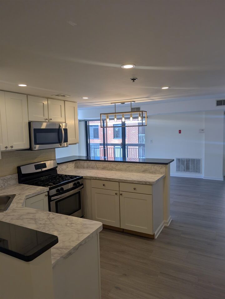 Property Photo:  700 1st St 6A  NJ 07030 