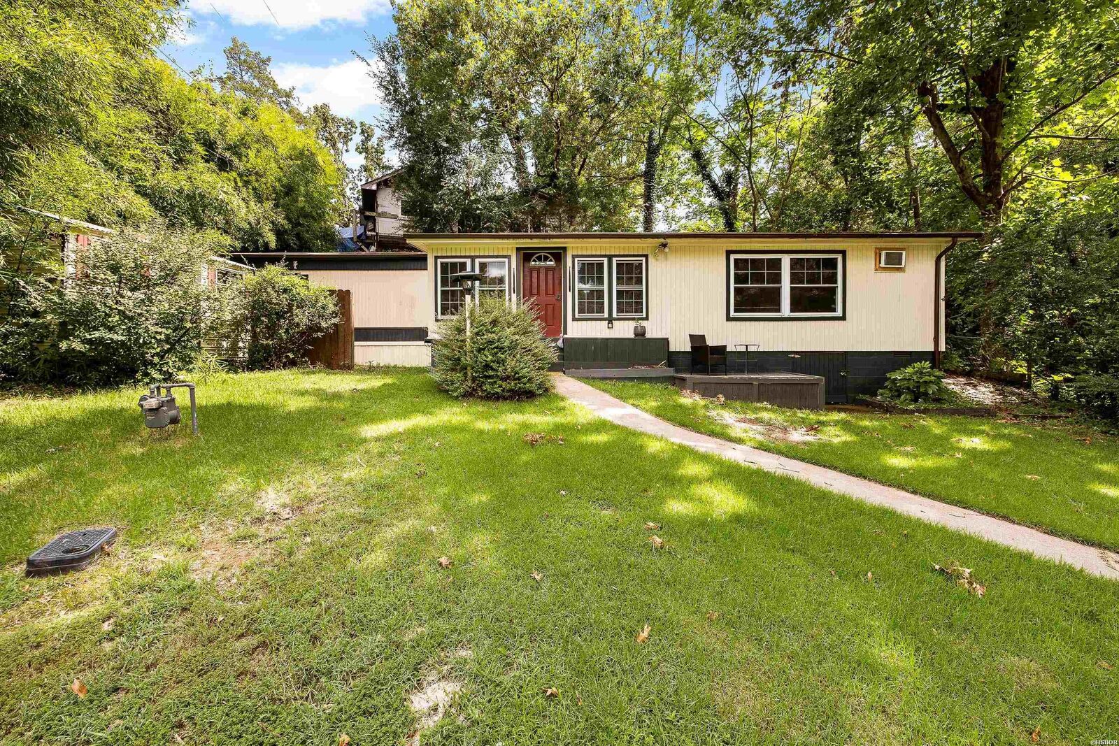Property Photo:  102 Woodstock  AR 71913 