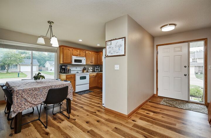 Property Photo: 520 SE Murphy Drive IA 50263