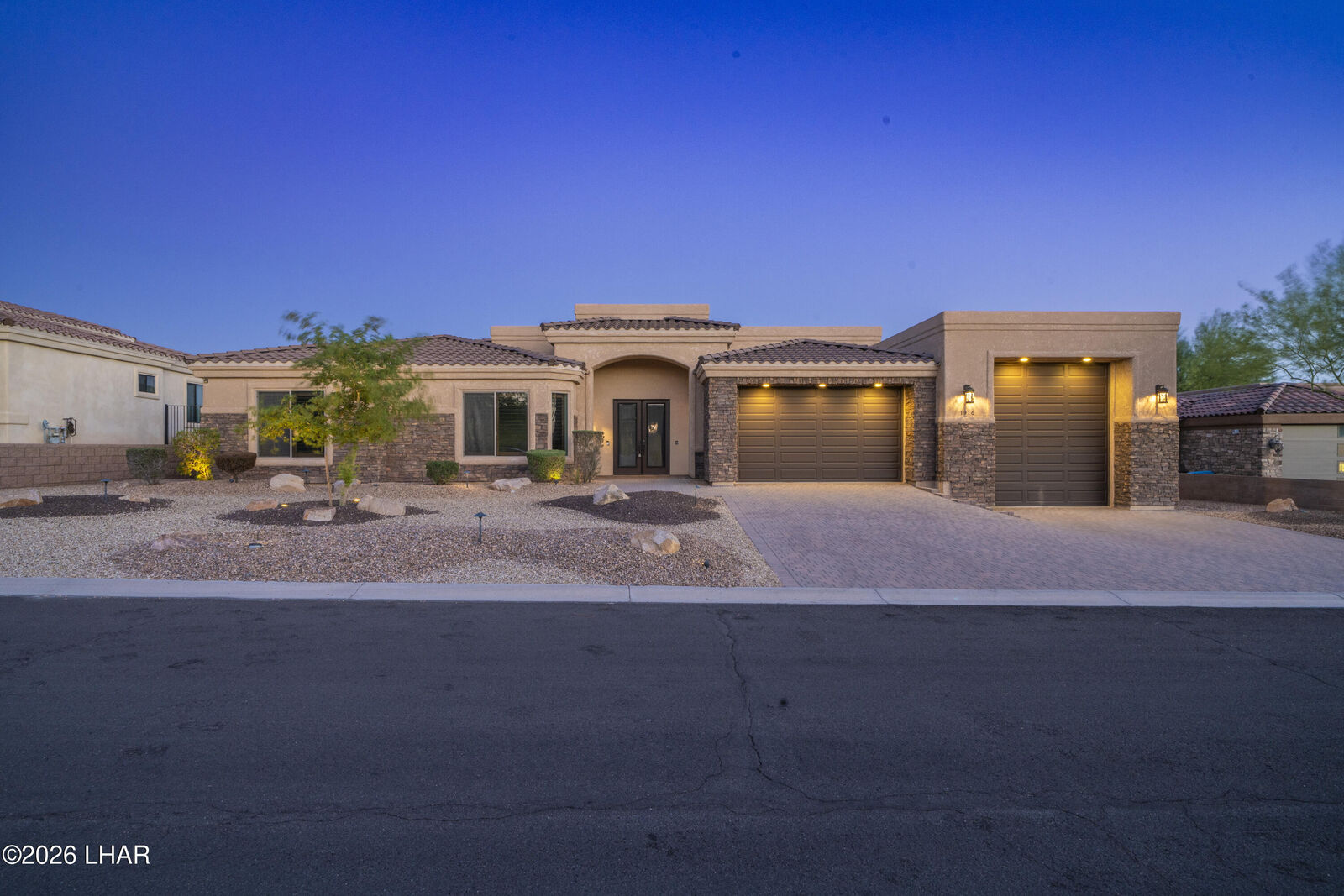 Property Photo:  1916 E Deacon Dr  AZ 86404 