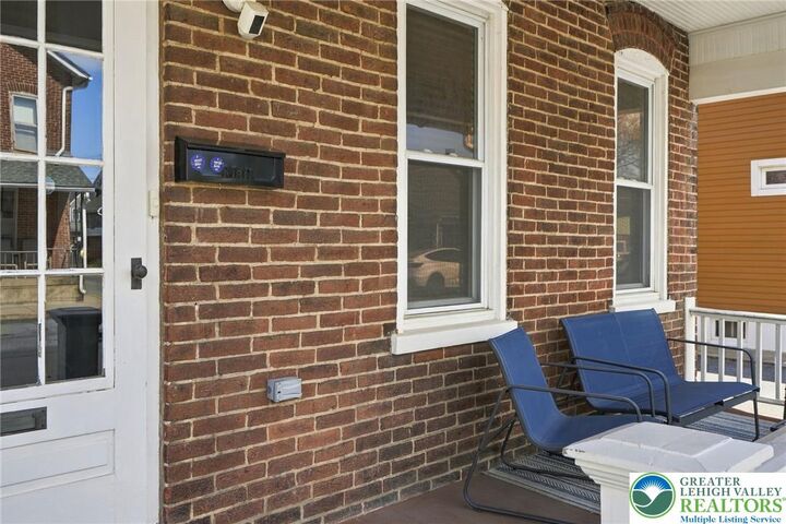 Property Photo:  562 Ridge Street  PA 18049 