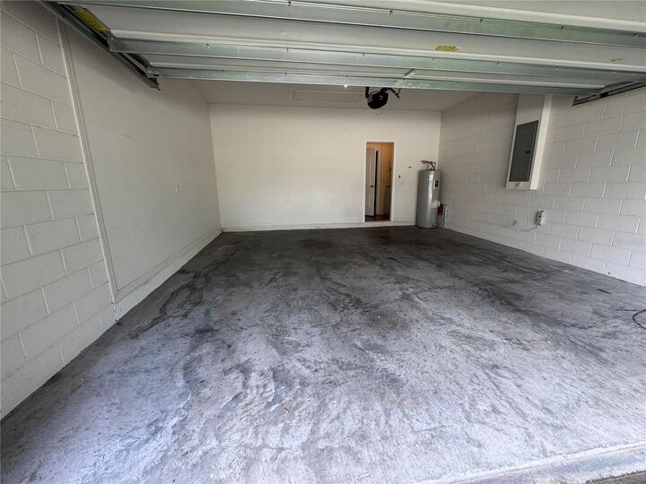 Property Photo:  1013 Evans Loop  FL 33853 