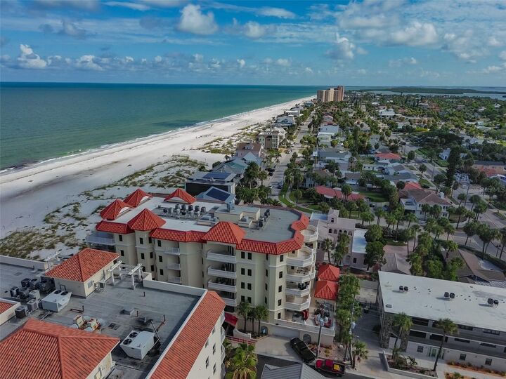 Property Photo:  14 Somerset Street 3C  FL 33767 